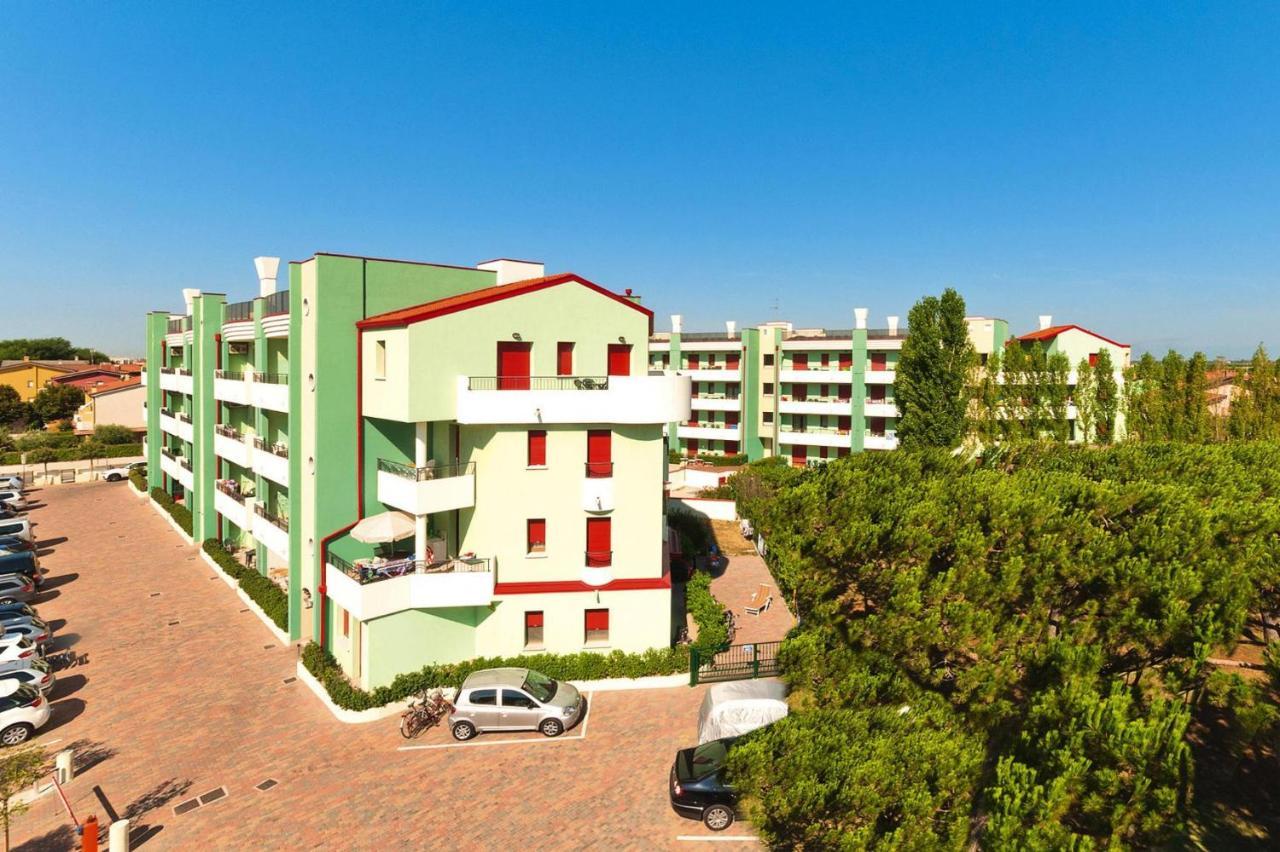 Apartment In Caorle With Heating Exterior foto